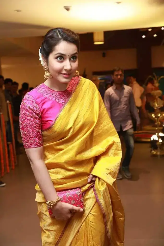 INDIAN BEAUTIFUL GIRL RASHI KHANNA PHOTOS IN TRADITIONAL YELLOW SAREE 3